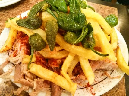 Lacón con patatas y pimientos